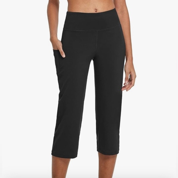 NEW - Small Rosvigor Black 
Capri loose Active Yoga Pants - Picture 4 of 9